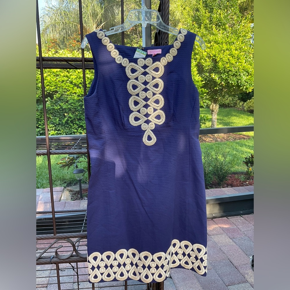 Lilly Pulitzer sleeveless dress Size 10. Navy blue.